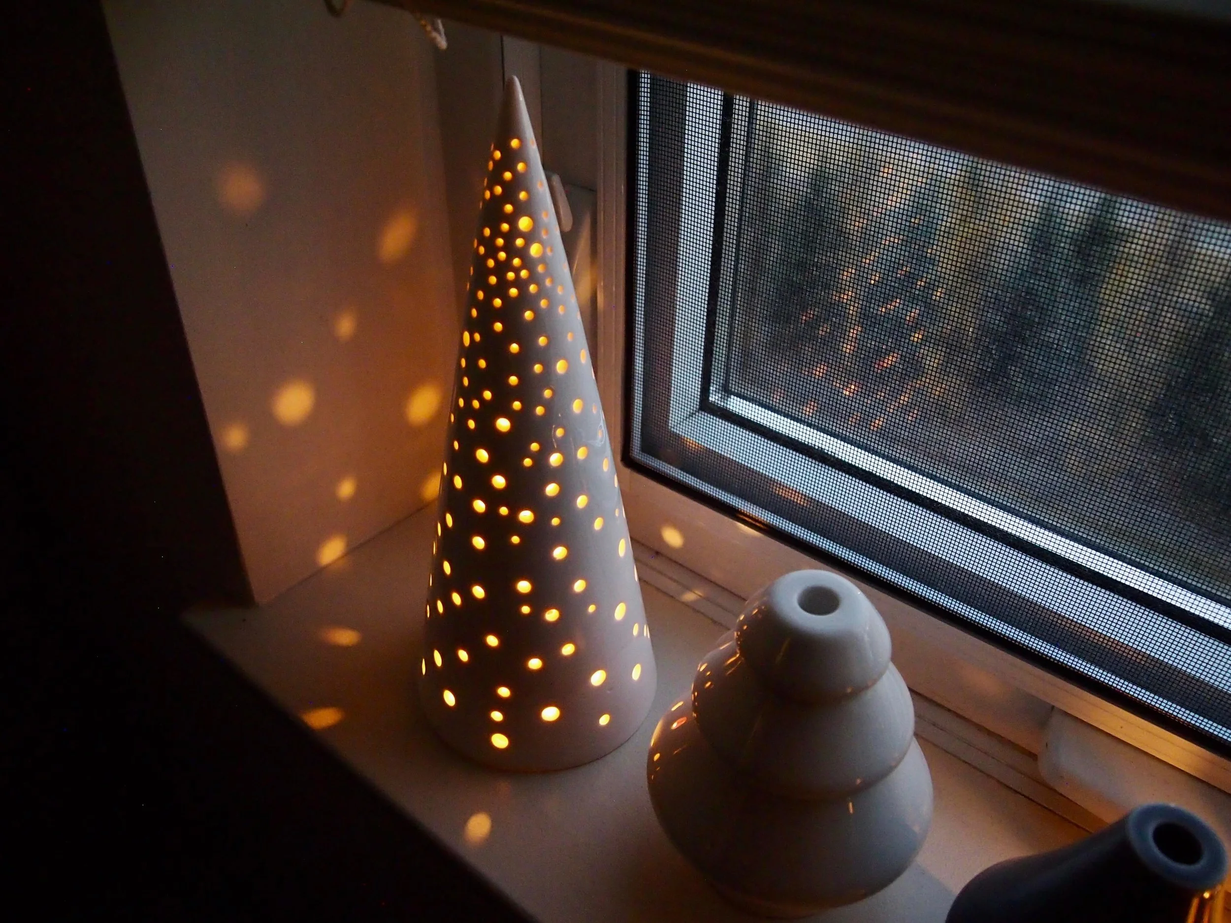 Kahler(ケーラー)Nobili(ノビリ)を加えて冬のデコレーション！光の漏れ